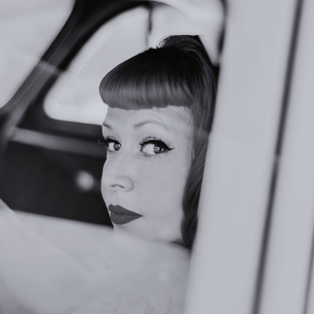 Meet your Posher, Leslie